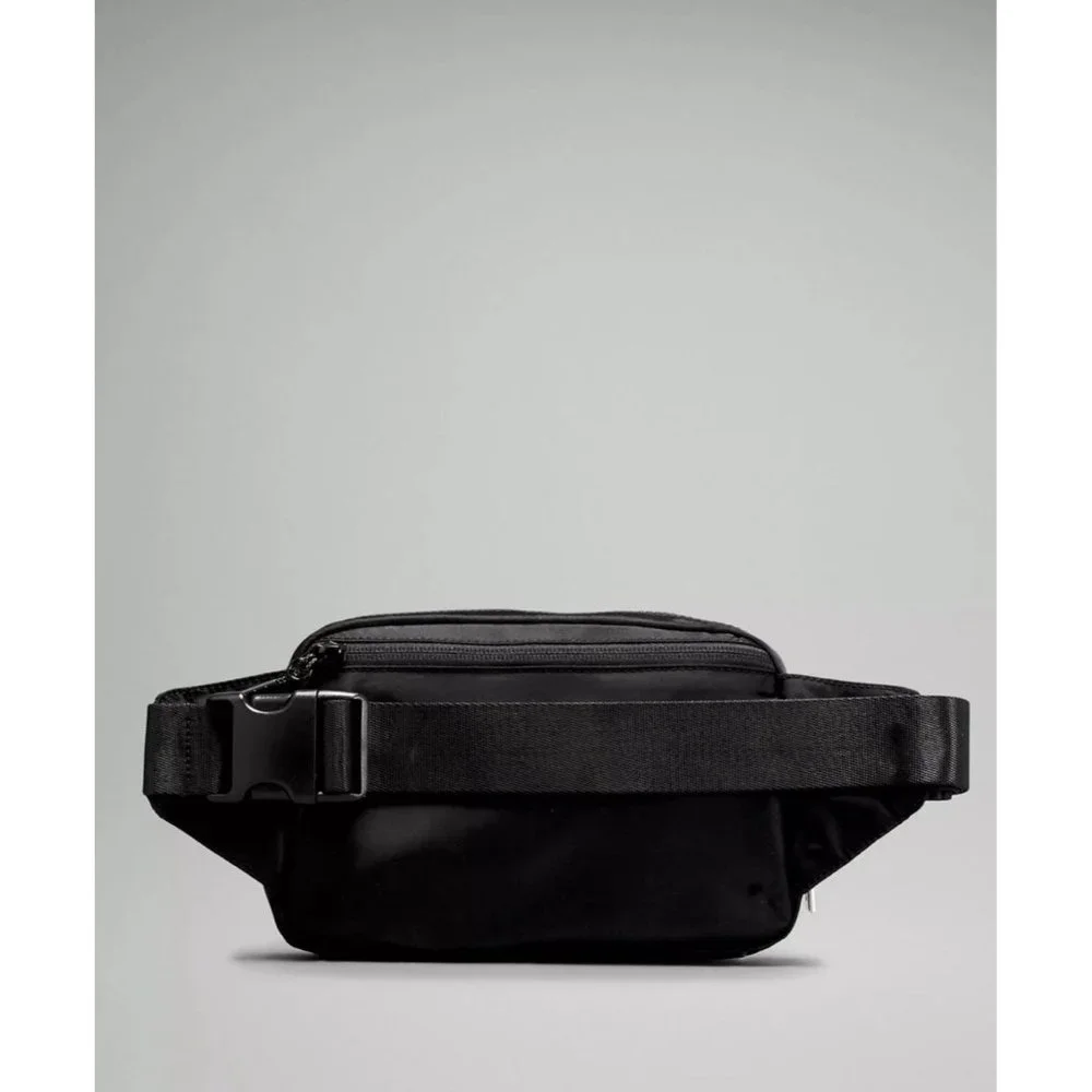 Lululemon everywhere belt bag black 2L-new with tag - Picture 3 of 10